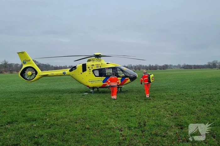 Traumateam landt voor patiënt in ambulance