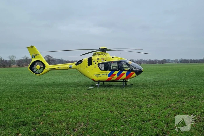 Traumateam landt voor patiënt in ambulance