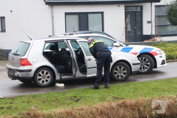 Auto klemgereden na achtervolging