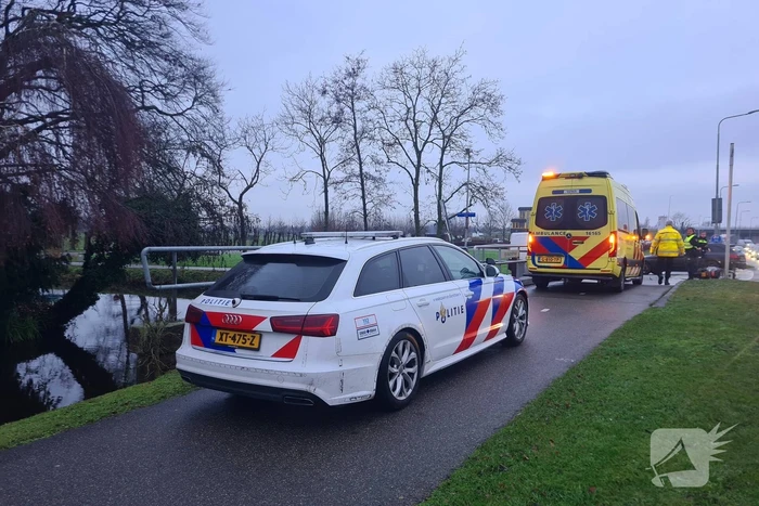 Brommerrijder aangereden door bestelbus