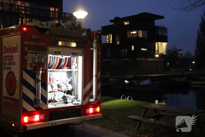 Veel rookontwikkeling bij brand op boot