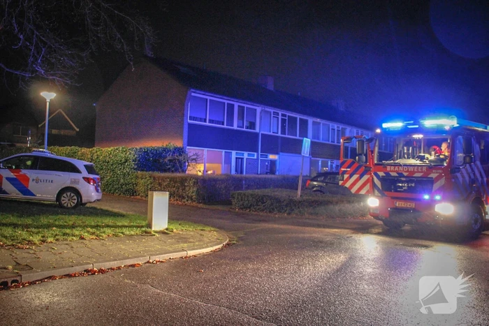 Kachel onder overkapping zorgt voor brand