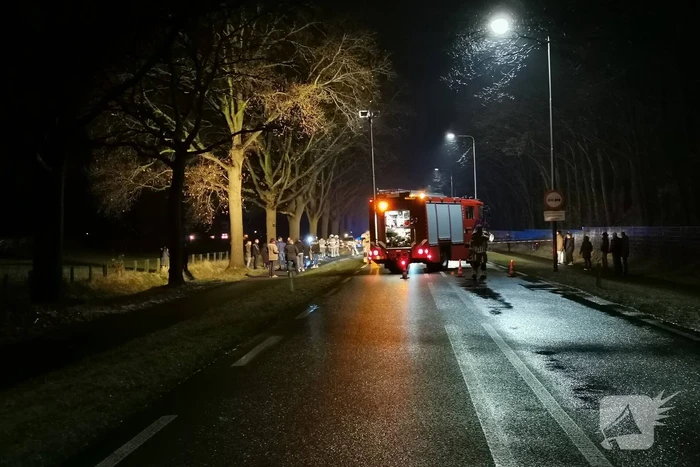 Bestuurder verliest macht over het stuur en komt tot stilstand in sloot