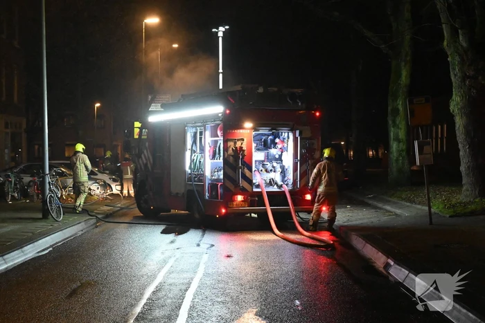 Bestelbus heeft forse schade door brand