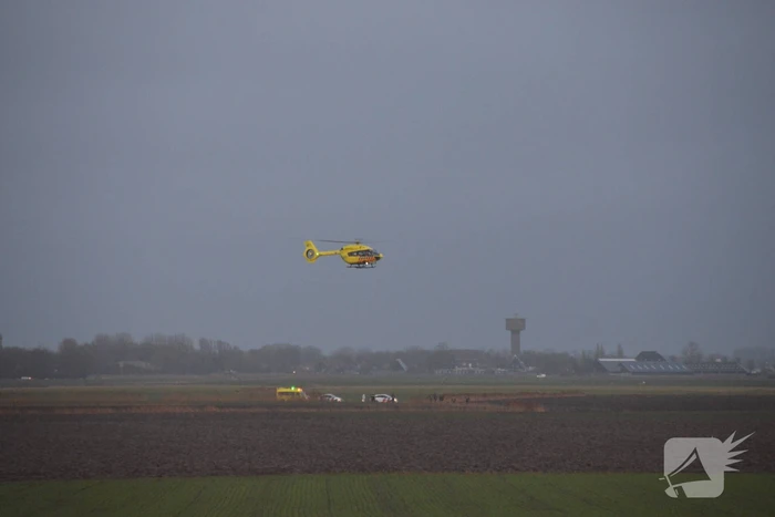 Ambulancehelikopter Medic01 landt in weiland