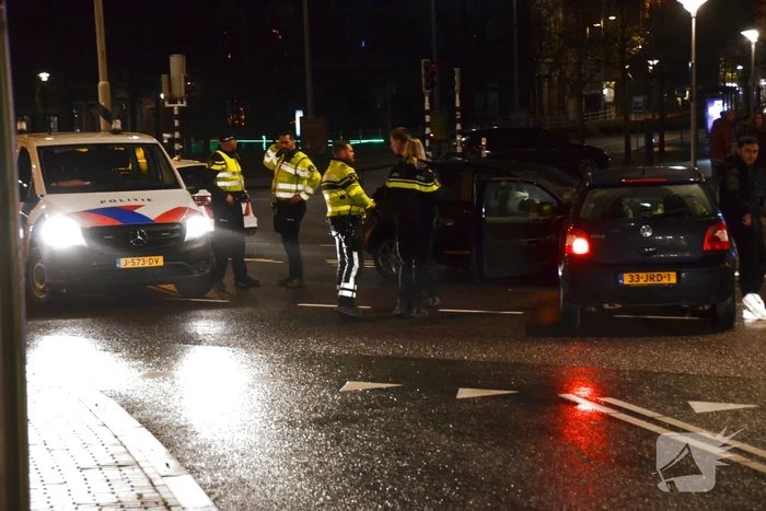 Schade na botsing tussen twee voertuigen