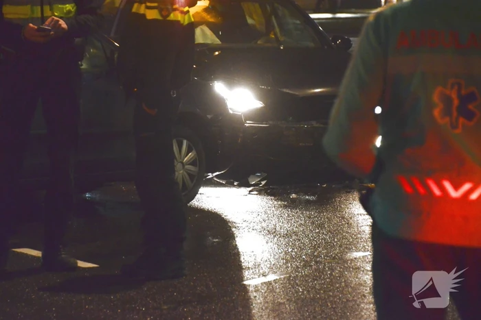 Schade na botsing tussen twee voertuigen