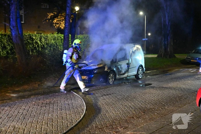 Bestelauto verwoest door brand