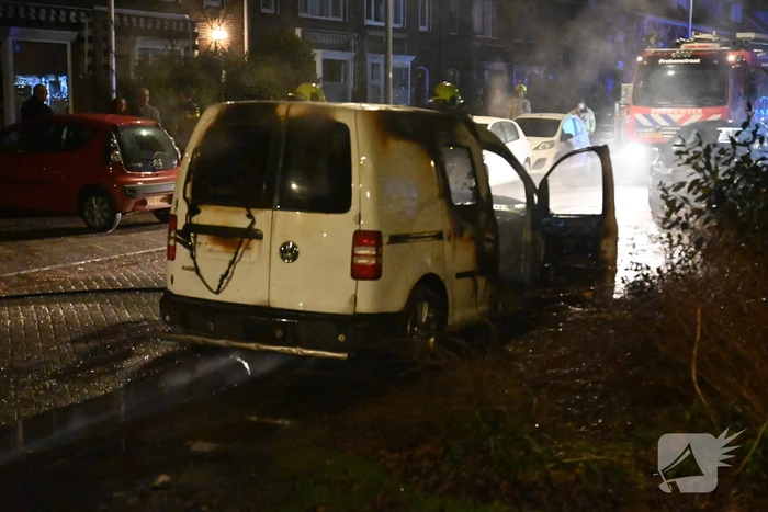 Bestelauto verwoest door brand
