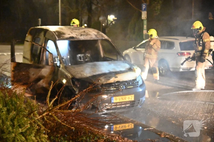 Bestelauto verwoest door brand