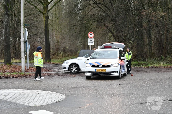 Schade bij aanrijding tussen twee auto's