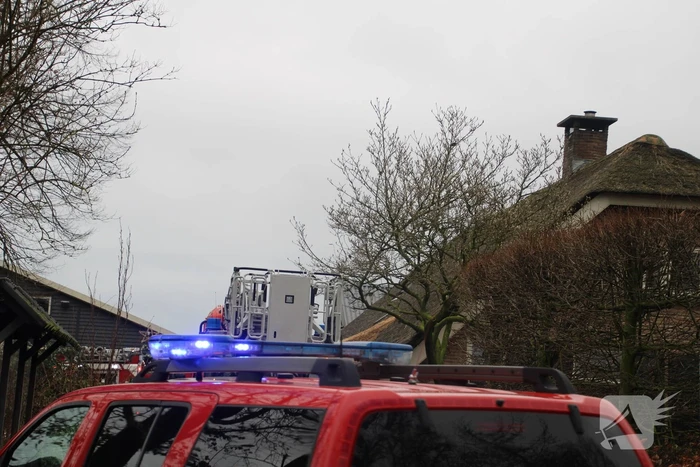 Brand in zorgboerderij met rieten dak