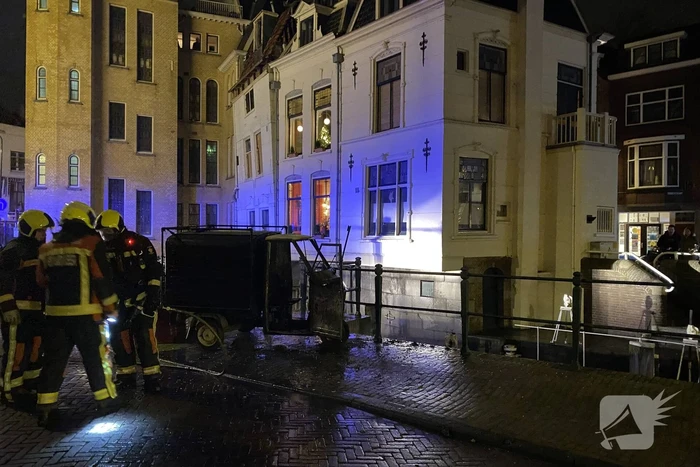 Piaggio brommobiel uitgebrand