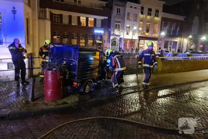 Piaggio brommobiel uitgebrand