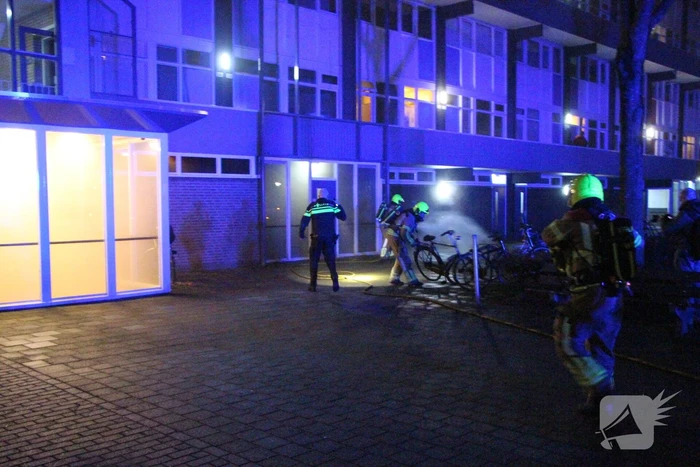 Flat ontruimd door brand in kelder