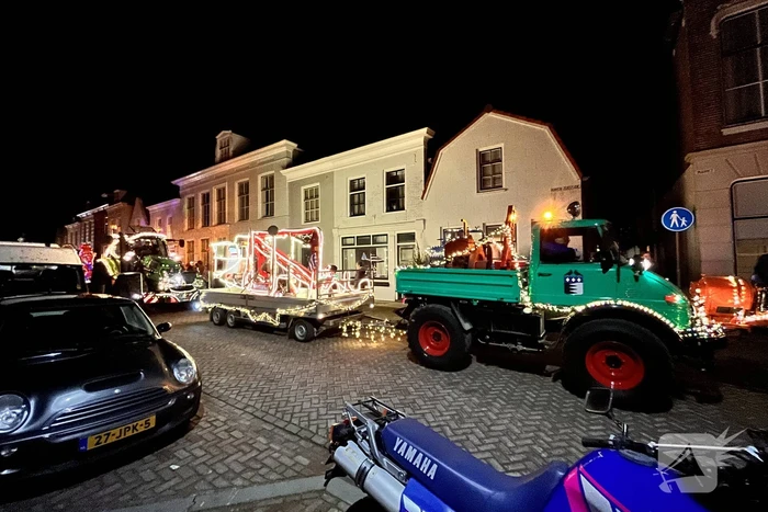 Lichtjesroute met 50 tractoren door Schouwen-Duiveland