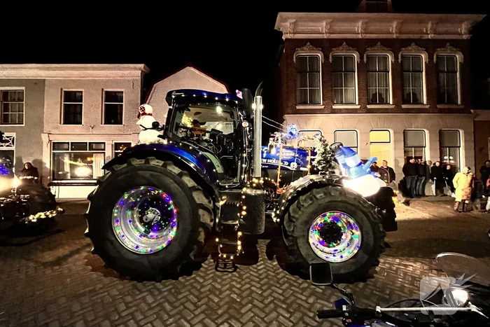Lichtjesroute met 50 tractoren door Schouwen-Duiveland