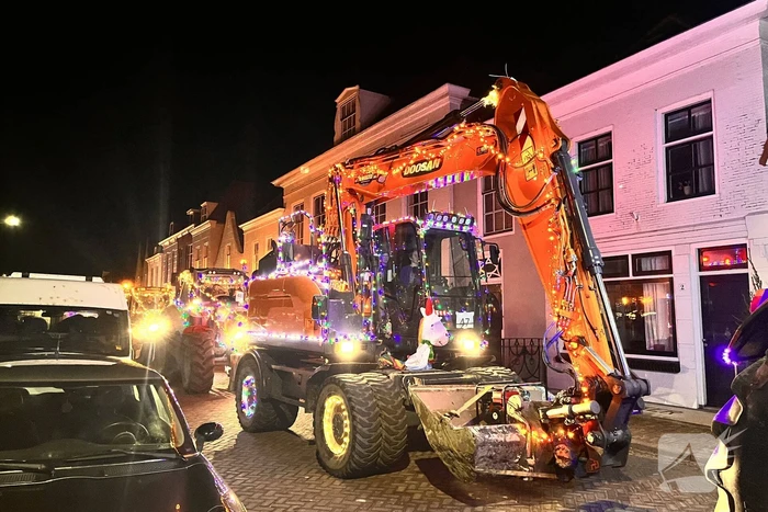 Lichtjesroute met 50 tractoren door Schouwen-Duiveland