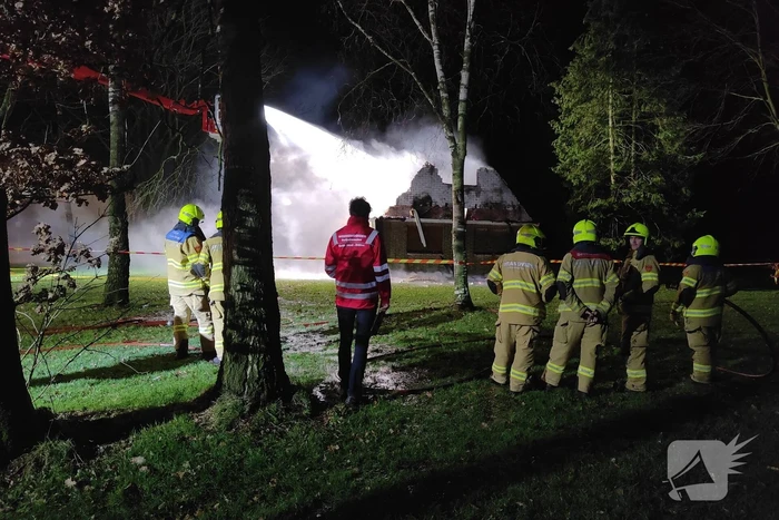 Uitslaande brand in leegstaande woning