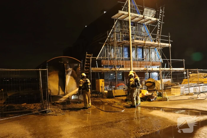 Bouwkeet verwoest door brand
