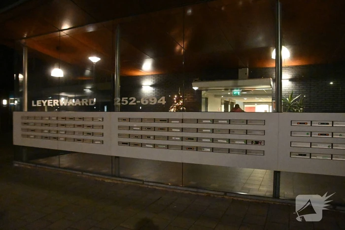 20 woningen zonder water na gesprongen leiding