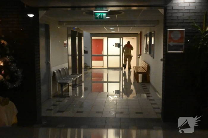 20 woningen zonder water na gesprongen leiding