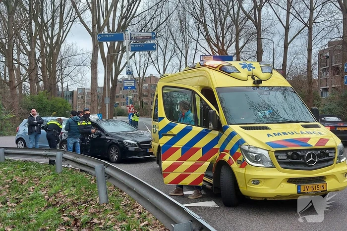 Kop-staartbotsing tussen auto en lesauto