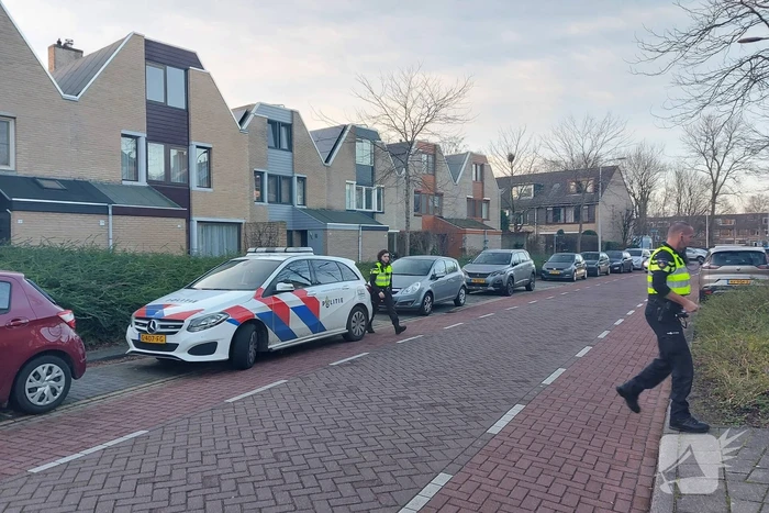Brandweer verricht metingen in woning