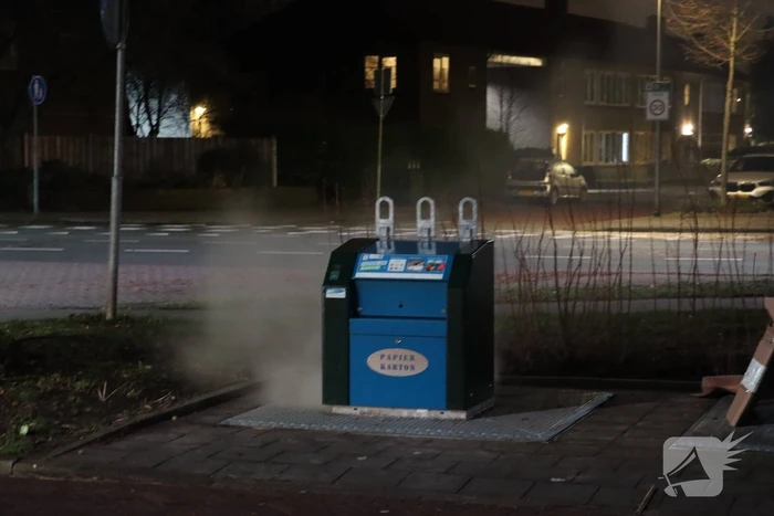Rookontwikkeling bij brand in papiercontainer