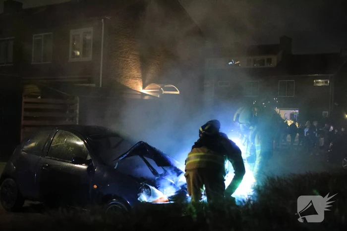 Auto in vlammen op
