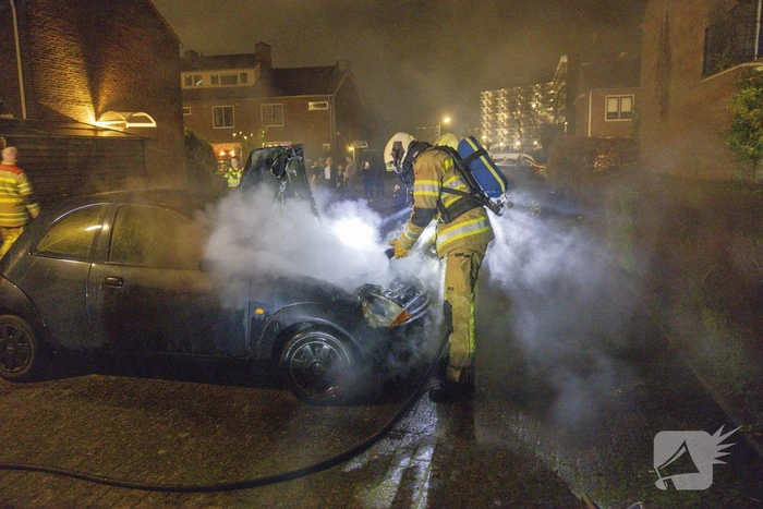 Auto in vlammen op
