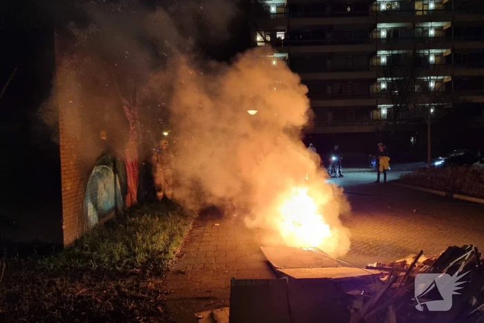 Buitenbrand tegen transformatorhuisje
