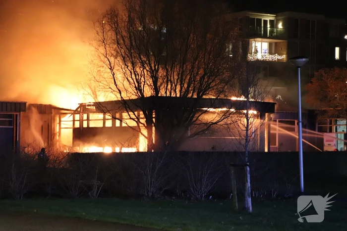Uitslaande brand in buurthuis