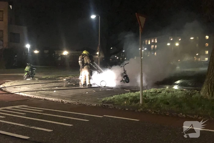 Meerdere scooters in brand
