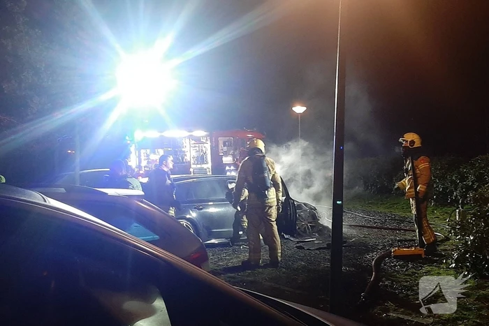 Veel rook door brand in auto