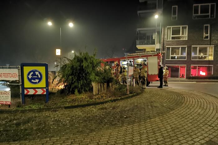Beren op rotonde opgeblazen door vuurwerk