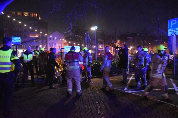 Brandweer redt man uit water