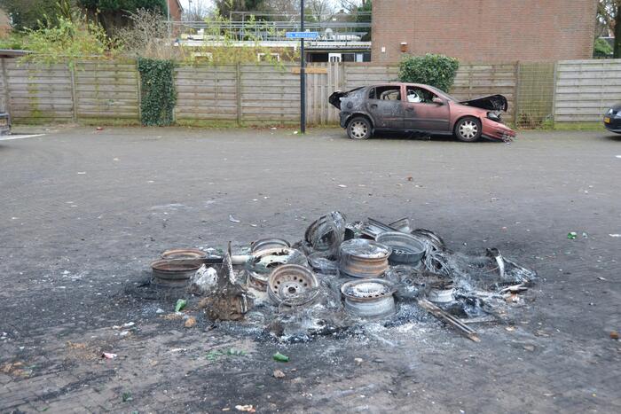 Auto volledig uitgebrand