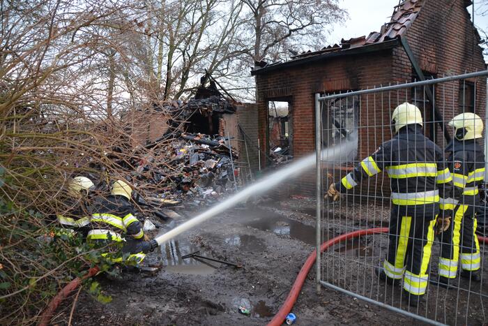Dieren overleden bij woningbrand