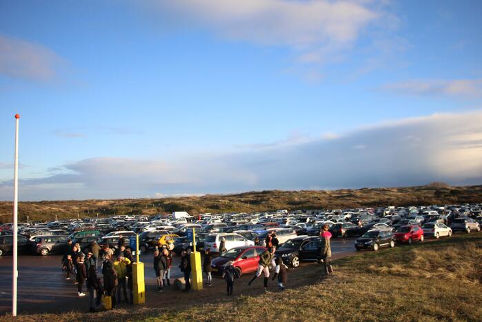 Mega drukte op strand ondanks maatregelen
