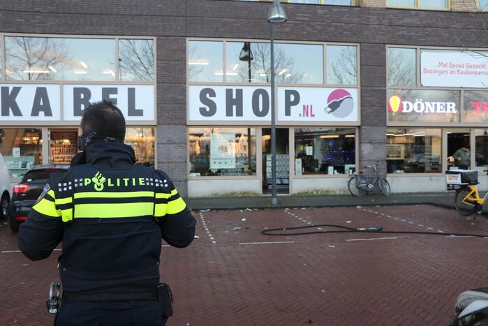 Gaslucht in een elektronicawinkel