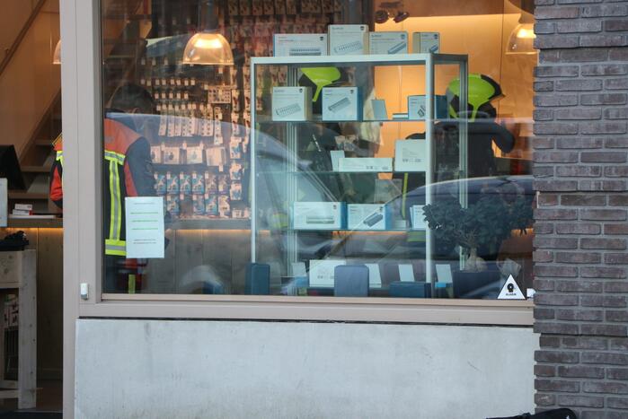 Gaslucht in een elektronicawinkel