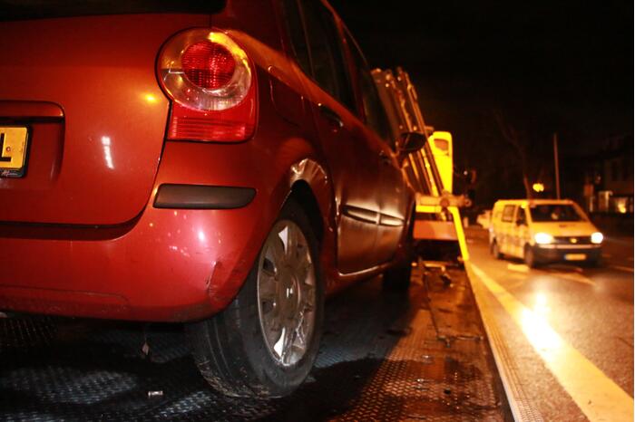 Aanrijding na door rood, zwangere vrouw naar ziekenhuis