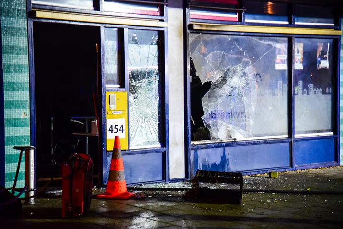 Brand na explosie in winkelpand