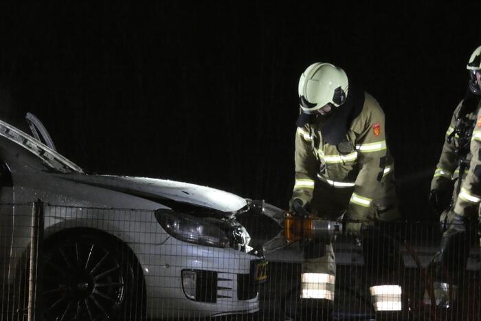 Auto volledig verwoest door brand