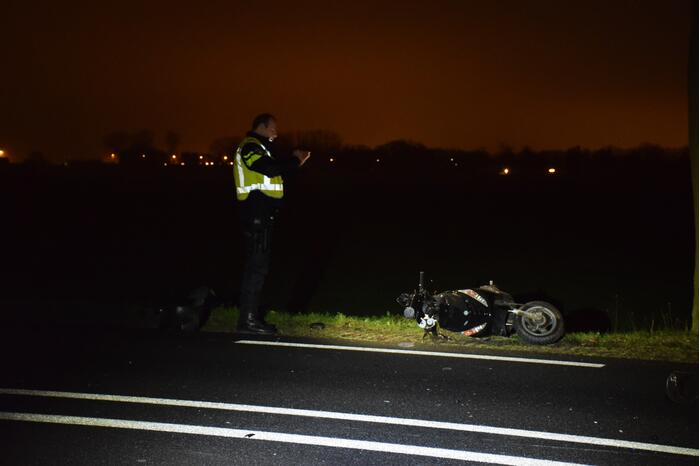 Scooterrijder ernstig gewond bij aanrijding met auto