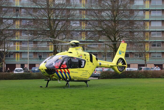 Traumahelikopter landt voor incident in woning
