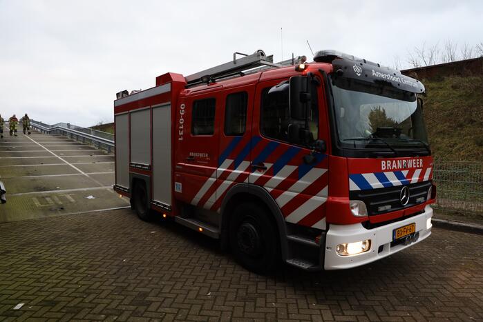 Kerstbomen in brand gestoken in parkeergarage