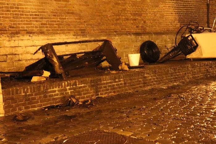 Bank gaat in vlammen op