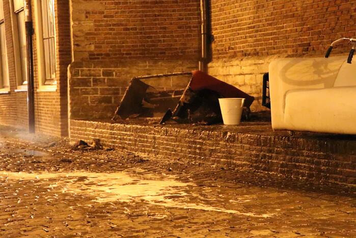 Bank gaat in vlammen op